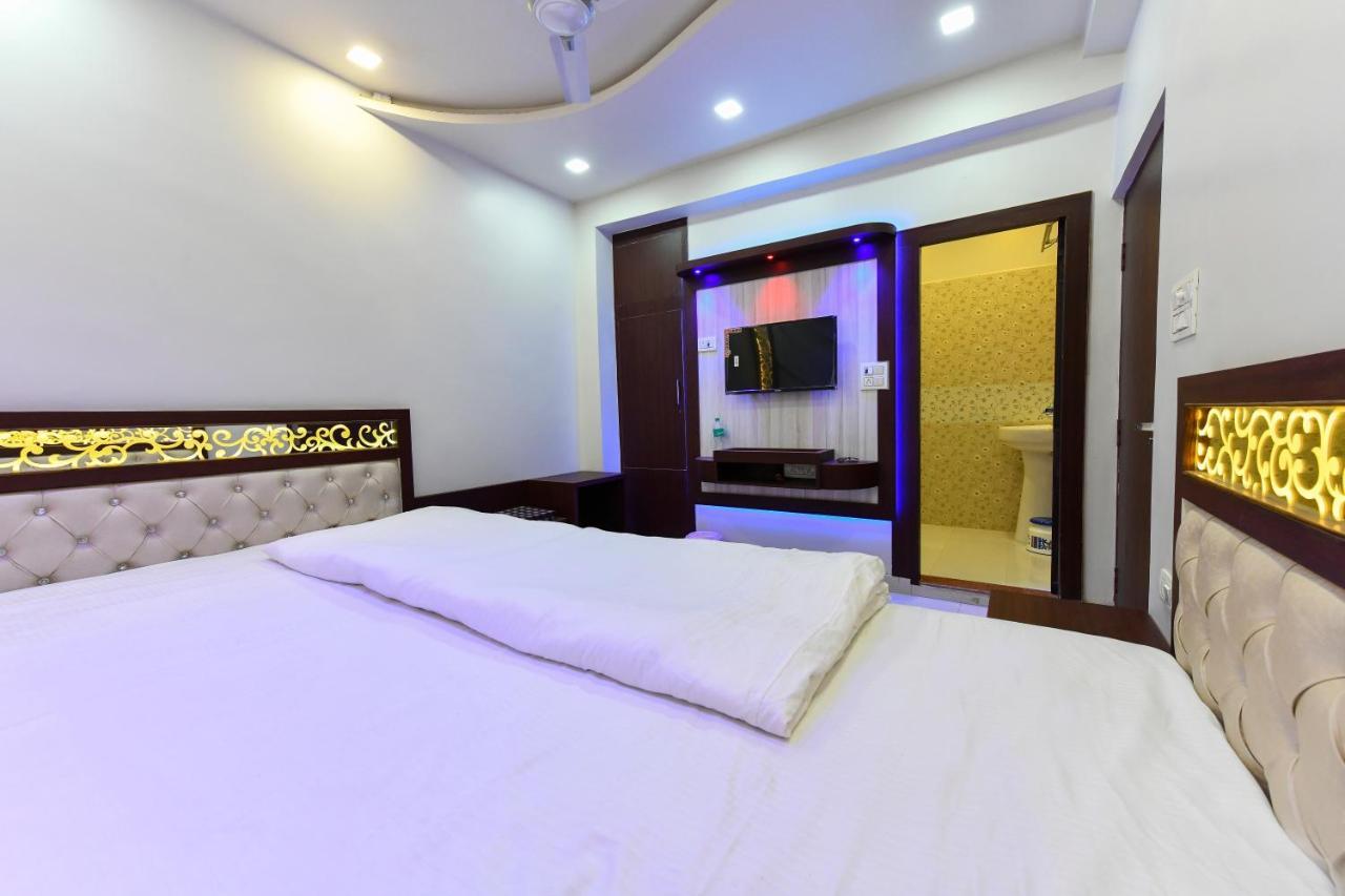 Hn Palace Homestay Агра Екстериор снимка